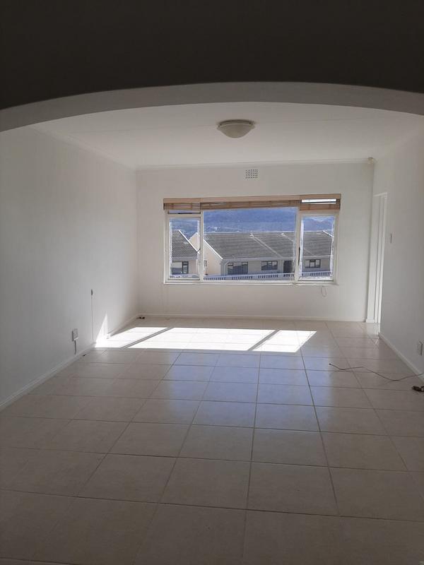 To Let 2 Bedroom Property for Rent in Fish Hoek Western Cape